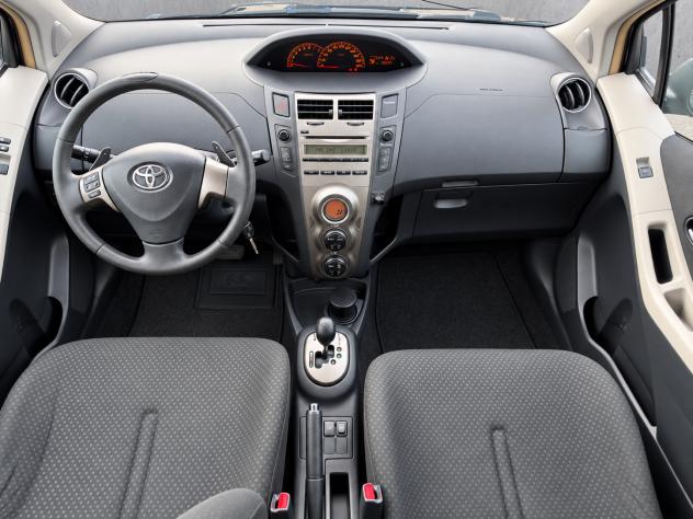 Toyota Yaris Yaris 5p 1.3 automatica - PREZZO REALE!! - Foto 7