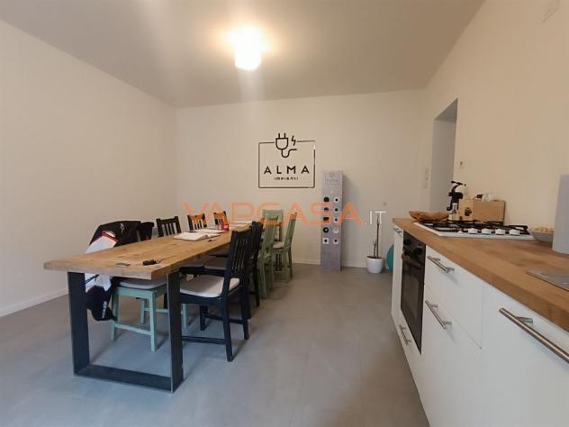 MAGAZZINO-DEPOSITO DI 75MQ CON ACCESSO CARRABILE + APPARTAMENTO RISTRUTTURATO - Foto 8