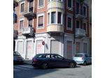 VENDESI LOCALE COMMERCIALE NEGOZIO 7 VETRINE, 110 mq., Torino, via Beinasco 12