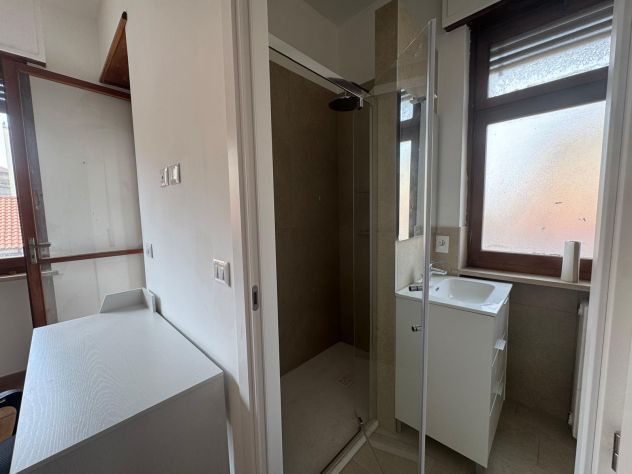 CAMERE con BAGNO PRIVATO PER STUDENTI UNIVERSITARI – VIA SCIPIO SLATAPER - Foto 9