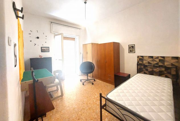 BILOCALE 85MQ PER SOLI 2 STUDENTI/E VIA DUOMO-ZONA UNIVERSITARIA-NA - Foto 2