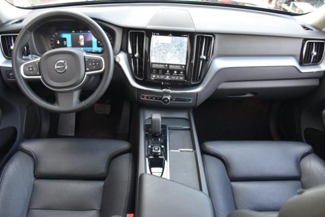 VOLVO XC60 B4 (d) AWD Geartronic Momentum *Pelle* rif. 23631689 - Foto 7