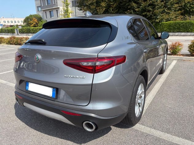 Alfa Romeo Stelvio AT8 Q4 190cv - 2021 - Foto 3