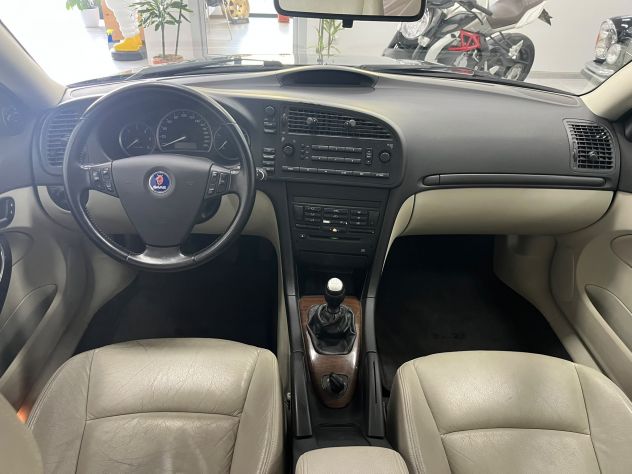 Saab 9-3 Sedan 2.2 tid Arc - Foto 10