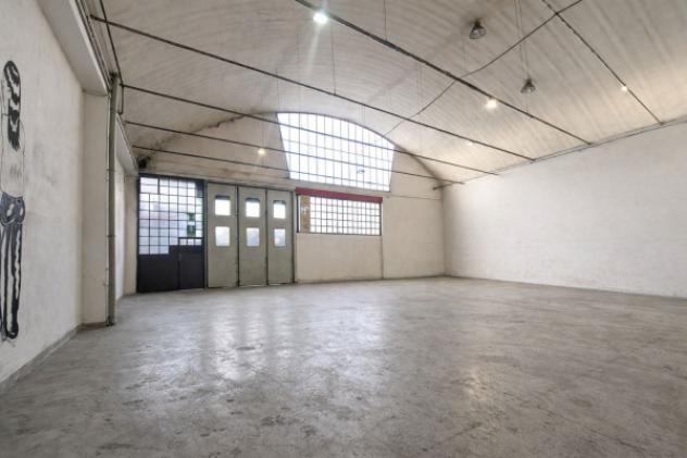 Immobile di 2700 m² con più di 5 locali in vendita a Pero - Foto 8