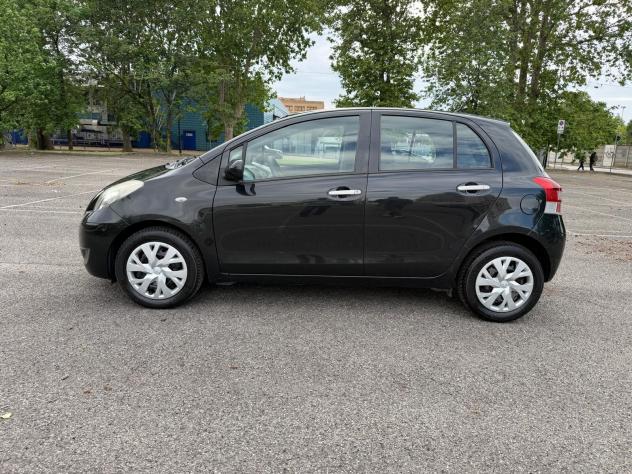 Toyota Yaris 1.3 5 porte Sol - Foto 4