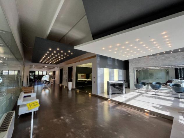 Immobile di 1650 m² con più di 5 locali in vendita a Brescia - Foto 3