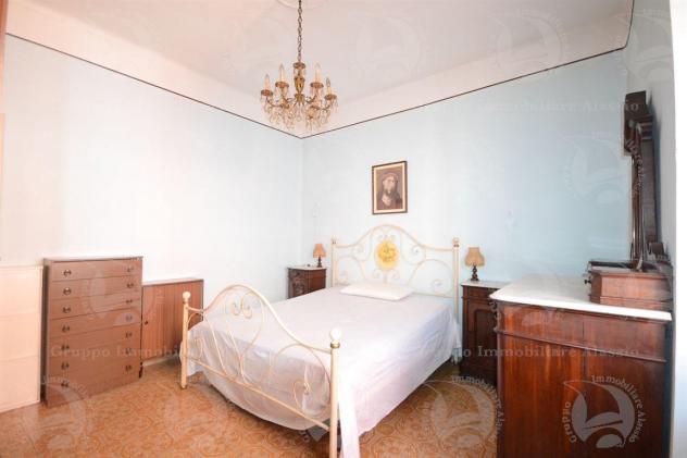 Alassio, grande appartamento in centro in palazzo ristrutturato - Foto 8