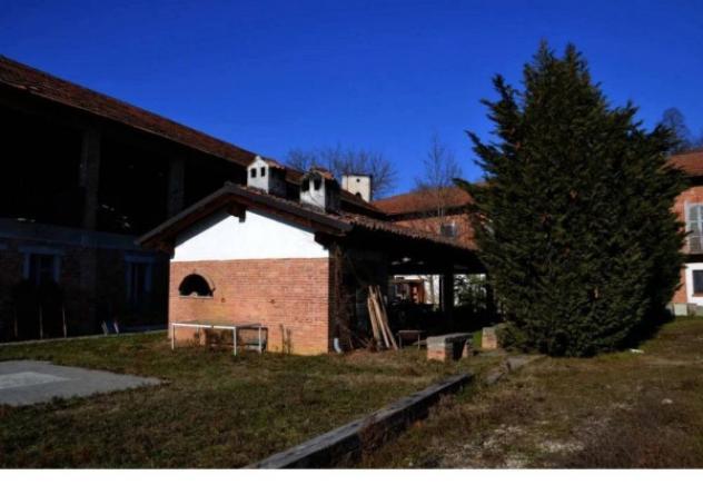 Immobile in asta di 671 m² con più di 5 locali in vendita a Incisa Scapaccino - Foto 2