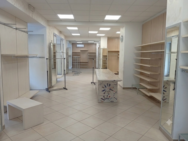 Negozio in vendita a Monsummano Terme 190 mq Rif: 1428423