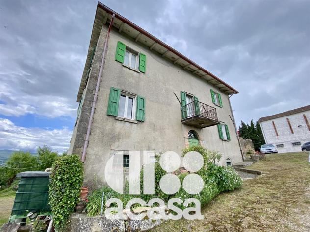 CASALE con CAPANNONI e TERRENO AGRICOLO - Foto 13