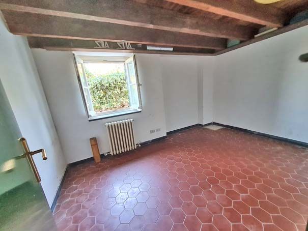 Ampia vista mare, appartamentino su 3 livelli con ampio terreno e parcheggio - Foto 9