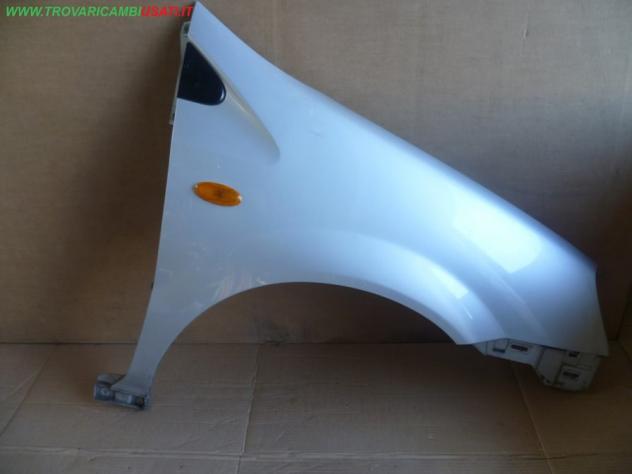 PARAFANGO ANT.D. ARGENTO NISSAN ALMERA Tino (V10M) Carrozzeria Lamierati esterni Fiancate Parafango ant. NISSAN - ALMERA Tino - 01-07-2000 - 01-10