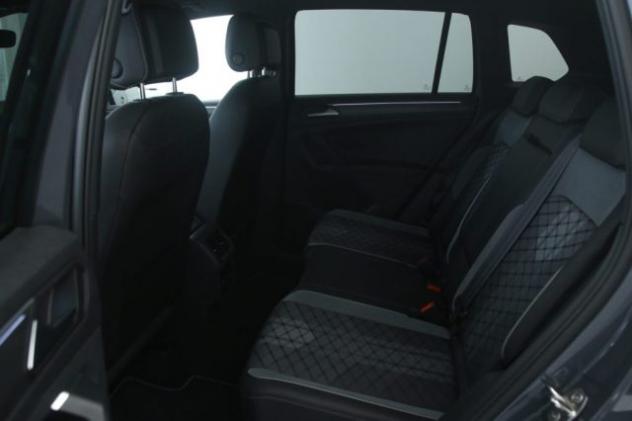 VOLKSWAGEN Tiguan 2.0 TDI 150 CV SCR DSG R-Line Black Pack/Matrix rif. 22640720 - Foto 8