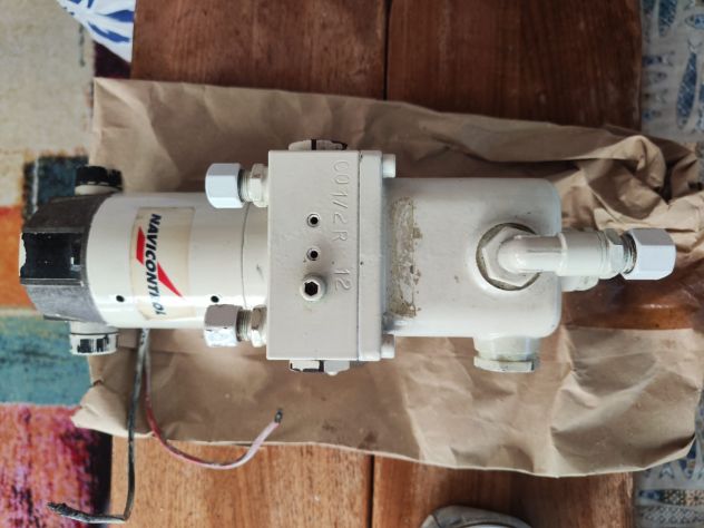 Pompa idraulica reversibile x pilota automatico - Foto 3