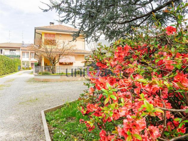 Meda (MB), vendesi villa singola con giardino privato – Eleganza, spazio e comfort per la tua famiglia. - Foto 2