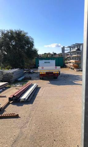 Compendio Immobiliare ad Alto Reddito con Capannone e Terreno - Foto 4