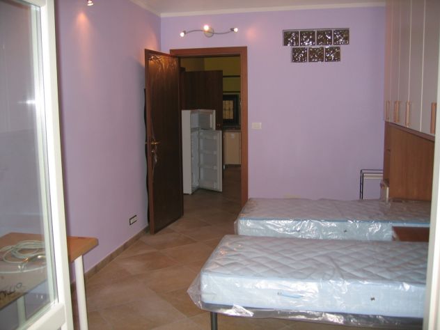 1 POSTO LETTO IN CAMERA DOPPIA IN PIENO CENTRO (VIA EUSEBIO BAVA) - Foto 3