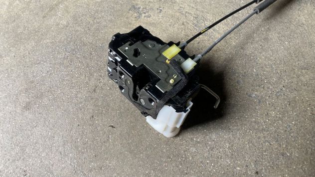 Chiusura centralizzata anteriore DX Hyundai I20 del 2012 (81320-1J030) - Foto 3