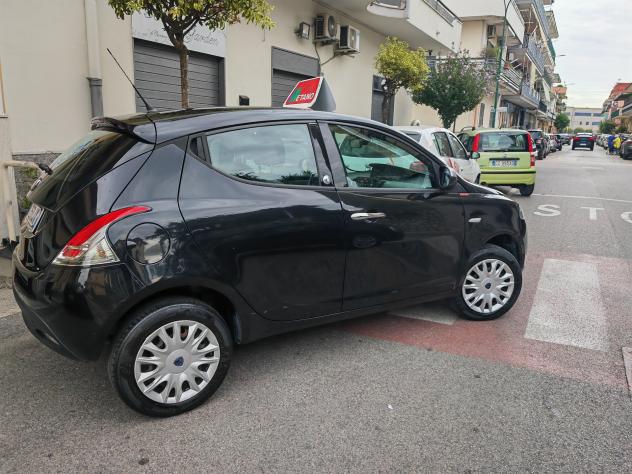 LANCIA YPSILON 0.9 ECOCHIC GOLD CV84 KW62 - Foto 5
