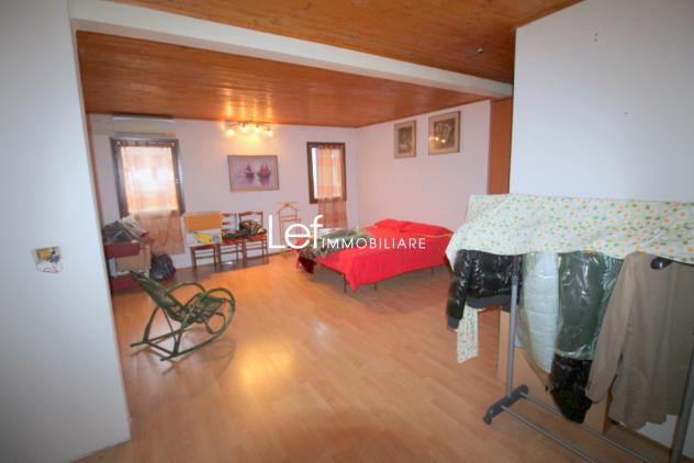 CASA AFFIANCATA di 10 vani e di 349 mq (VALDOBBIADENE) rif. LC60_5 - Foto 7