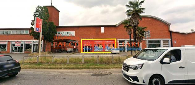 ABBIATEGRASSO, VIA DANTE ALIGHIERI - NEGOZIO 430 MQ 3 VETRINE CON PARCHEGGIO