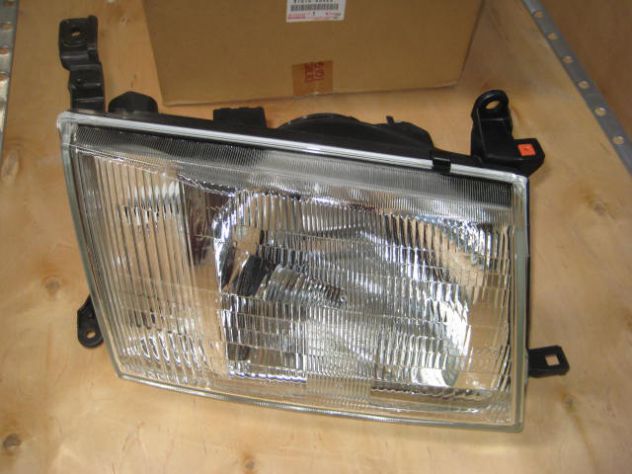 FARO ANTERIORE DESTRO TOYOTA LAND CRUISER 100 81010-60020 - Foto 5