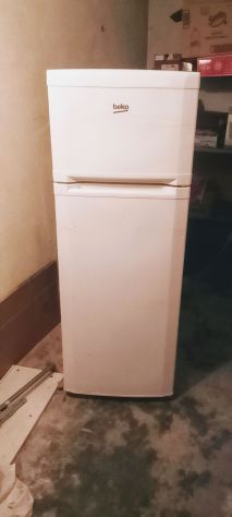 regalo un frigorifero e un divano a due posti - Foto 3