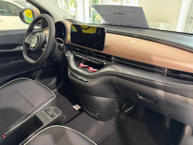 FIAT 500 500e 42 kWh 320 PACK TECH - Foto 9