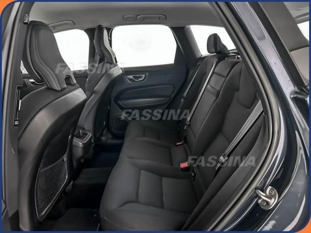 Volvo XC60 B4 D automatico Momentum Pro - Foto 10