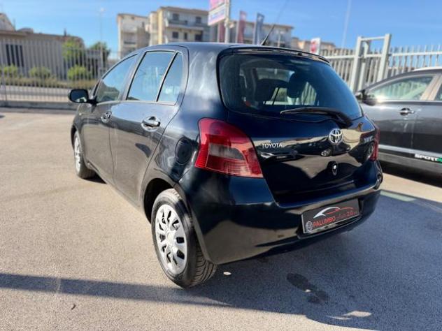 TOYOTA Yaris 1.0 5 porte Sol rif. 24198443 - Foto 6