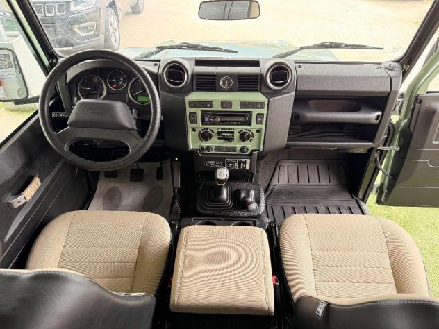 LAND ROVER - Defender 90 2.2 td SW - Foto 8