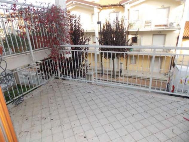 Immobile in asta di 97 m² con più di 5 locali e box auto in vendita a Fermo - Foto 5