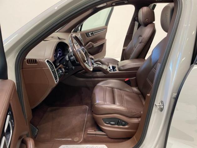 PORSCHE Cayenne 3.0 V6 E-Hybrid Aut. 462 CV * PELLE * TETTO * rif. 23816435 - Foto 8