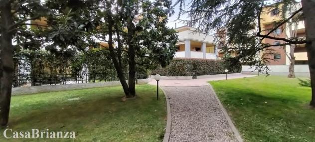 Biassono ampio bilocale con giardino, cantina e box singolo - Foto 6