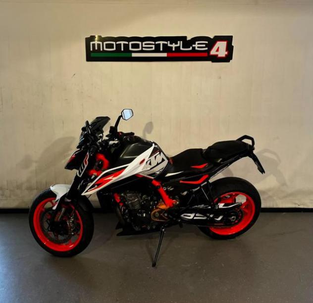 KTM 890 Duke R - Foto 2
