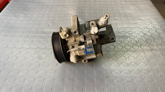 Compressore climatizzatore Peugeot 107 1.0 del 2007 (88310-0H010)