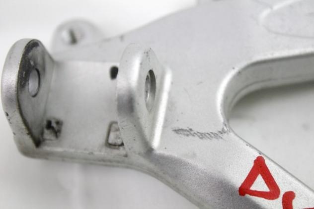 MV AGUSTA BRUTALE 990 R 8000B3500 STAFFA PEDANA ANTERIORE DESTRA 09 - 12 FRONT RIGHT FOOTREST HOLDER - Foto 4