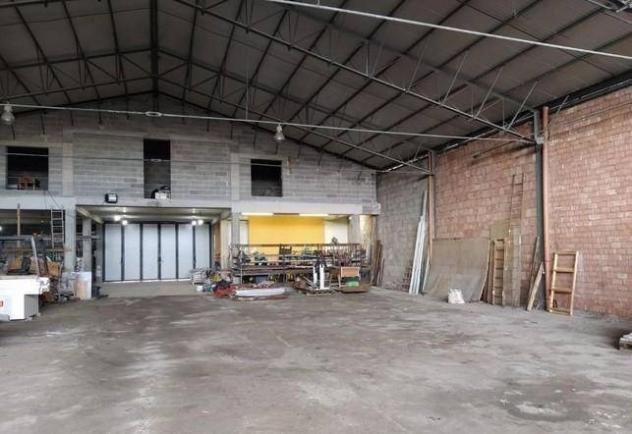 Capannone industriale in vendita a Massa 1000 mq Rif: 980891