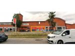 ABBIATEGRASSO, VIA DANTE ALIGHIERI - NEGOZIO 430 MQ 3 VETRINE CON PARCHEGGIO