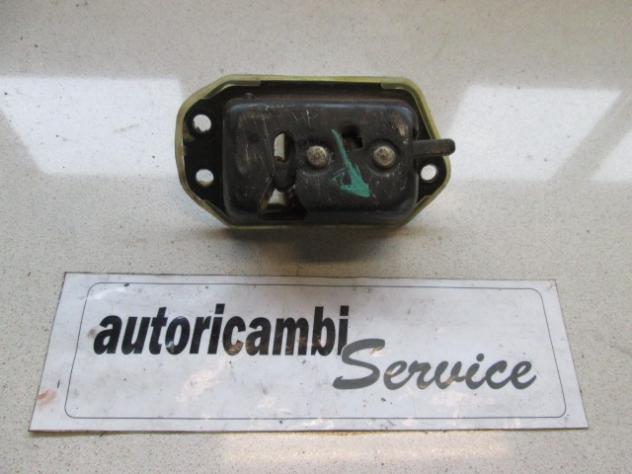 8250161G00000 CHIUSURA SERRATURA PORTELLO COFANO POSTERIORE BAULE SUZUKI BALENO 1.6 B 72KW 5M 3P (1996) RICAMBIO USATO