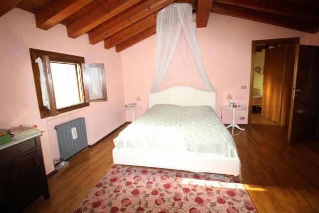 CASALE di 12 vani e di 292 mq (PIEVE DI SOLIGO) rif. AR01_11 - Foto 13