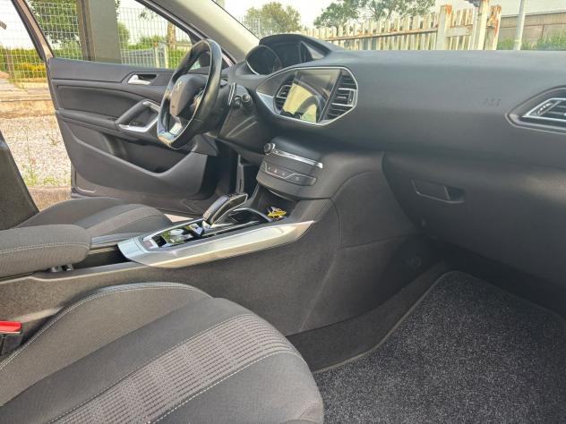 Peugeot 308 Allure PureTech 130cv EAT8 S&S aut. - Foto 10