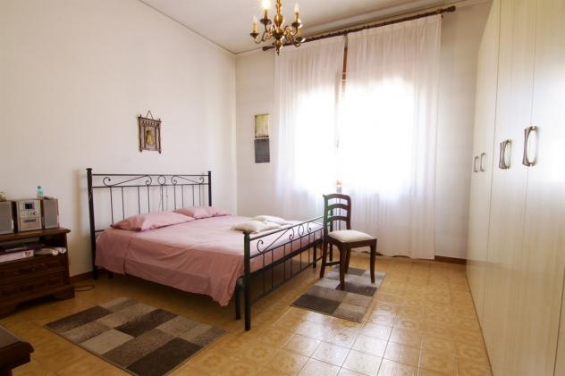 RONCO ALL'ADIGE – CASA INDIPENDENTE DI 320 MQ DIVISIBILE IN 2 ABITAZIONI CON 600 MQ DI GIARDINO - Foto 8