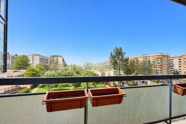 CINECITTA' QUADRILOCALE ARREDATO CON BALCONE E DOPPI SERVIZI. - Foto 9