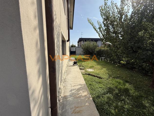 VILLA SINGOLA CON AMPIO GIARDINO PRIVATO - Foto 11