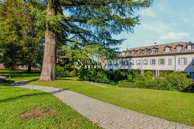 BESANA IN BRIANZA: IN VENDITA ELEGANTE 3 LOCALI SU DUE LIVELLI CON GIARDINO PRIVATO - Foto 18
