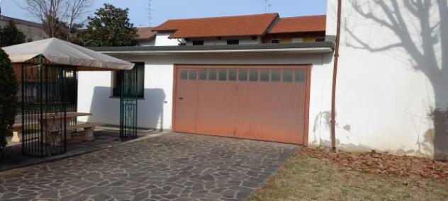 Casa indipendente di 300 m² con 5 locali e box auto doppio in vendita a Casorezzo - Foto 3