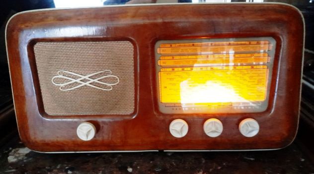 radio allocchio bacchini mod 225 a valvole AM funzionante
