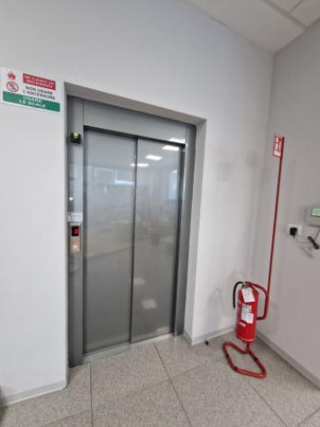 Immobile di 665 m² con più di 5 locali in affitto a Vanzago - Foto 12
